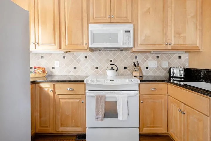 1100 Greenleaf Ave #B — Photo 7