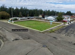 1796 Garfield St, North Bend, OR 97459