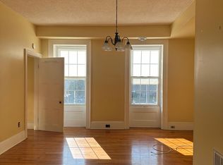 118 3rd St, Troy, NY 12180