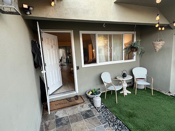 4th image of 318 E 16th Pl #B