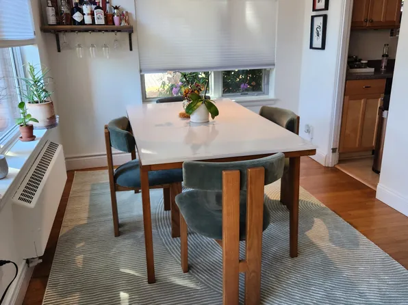 530 W Olympic Pl, Seattle, WA