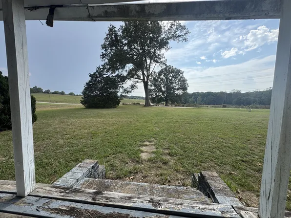 2732 Highway 48 N, Nunnelly, TN 37137