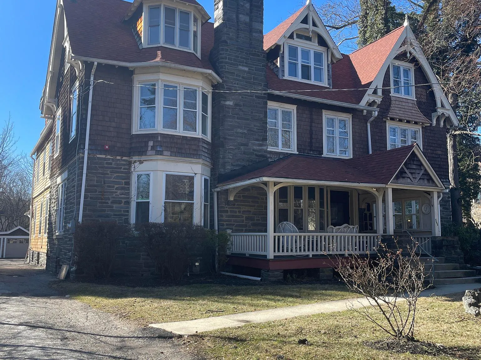 2 bed, 750 sqft, $2,100 — Photo 4