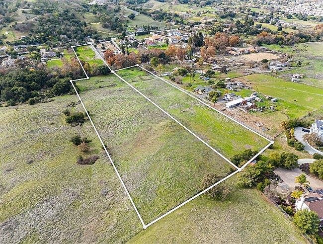 1st image of 20300 Almaden Rd