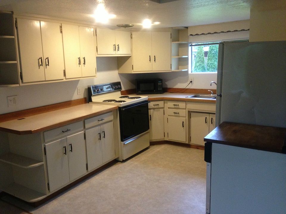 2nd image of 8644 NE 141st St