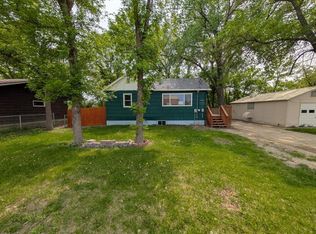 2704 9th Ave SE, Minot, ND 58701