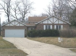 961 West Ave, Woodstock, IL 60098