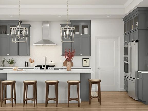 2nd image of 818 Heritage Blvd