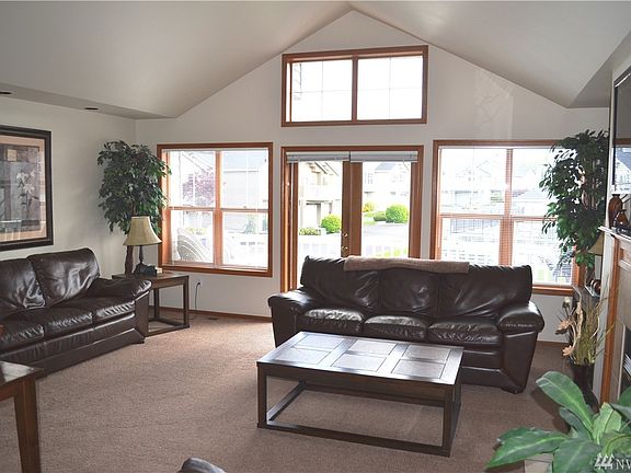 4th image of 216 Parkway Dr