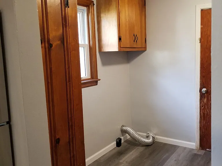 50 Home St — Photo 9