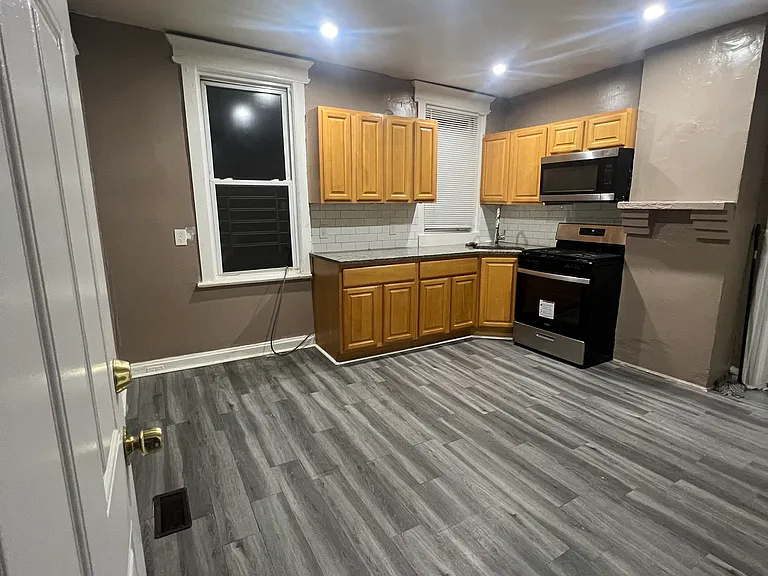 891 S 18th St #1 — Photo 3
