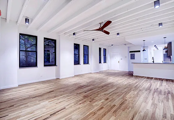 Rented by Urbane Brokerage | media 28