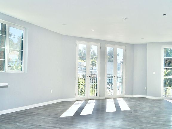 2nd image of 1111 Echo Park Ave #201