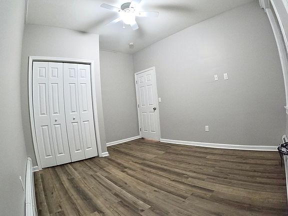 4th image of 135M-L Kingwood Dr #204
