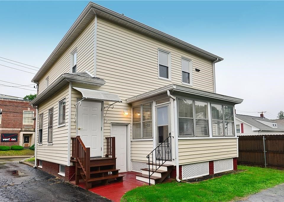 Ist floor gets a front porch and a 3 season room!