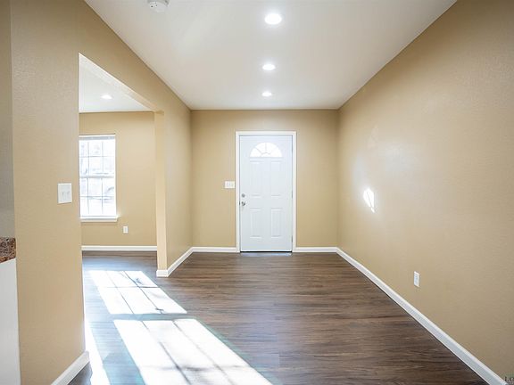2nd image of 1218 Hughey Dr