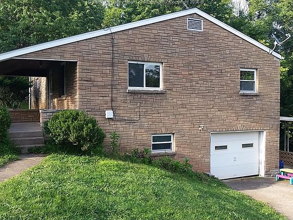 3rd image of 2208 Lilly Dr