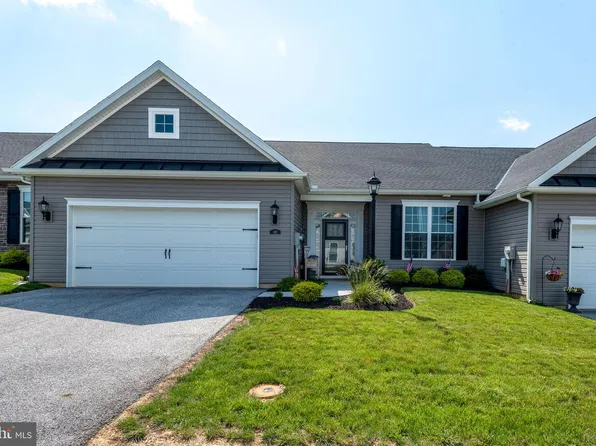612 Cypress Dr #51, Hanover, PA 17331