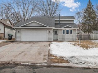 9819 Ilex St NW, Coon rapids, MN 55433