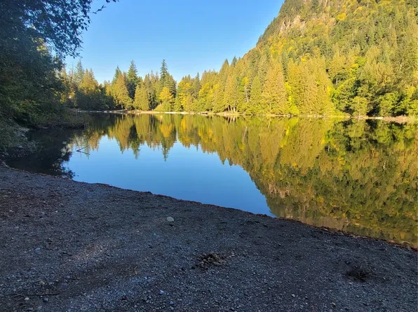 37641 W Lake Walker Drive SE, Enumclaw, WA 98022