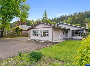 1138 S Water St, Silverton, OR 97381