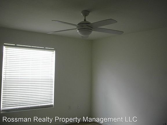 5th image of 3635 Pine Oak Cir APT 101