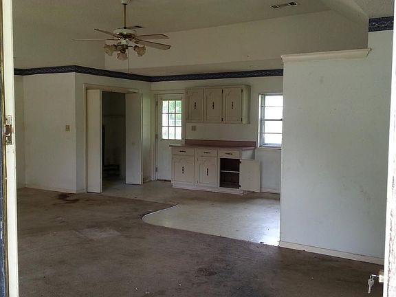2nd image of 1403 Croquet Dr