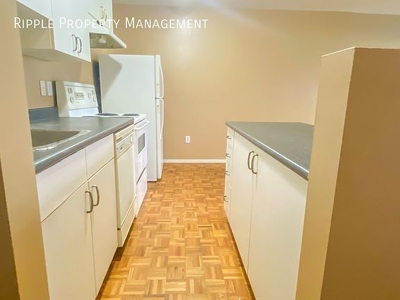 4th image of 1337 13th Ave SW Unit 208