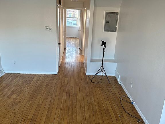 3rd image of 5390 Oxford Ave Floor 1
