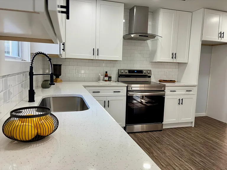1766 Blossom Ln — Photo 4
