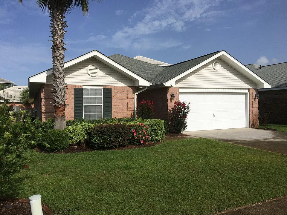 140 Secret Harbor Dr