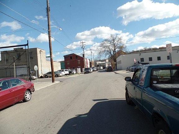 2nd image of 1631 Cooper St