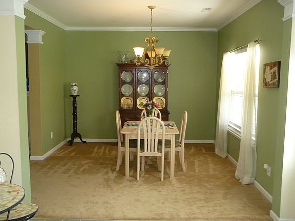 4th image of 110 Clacton Ct