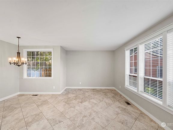 4th image of 14515 6th Avenue Ct E