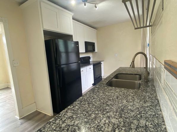 3026 SE Tacoma St #B