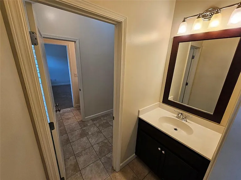 2104 McFarlin Ln — Photo 25
