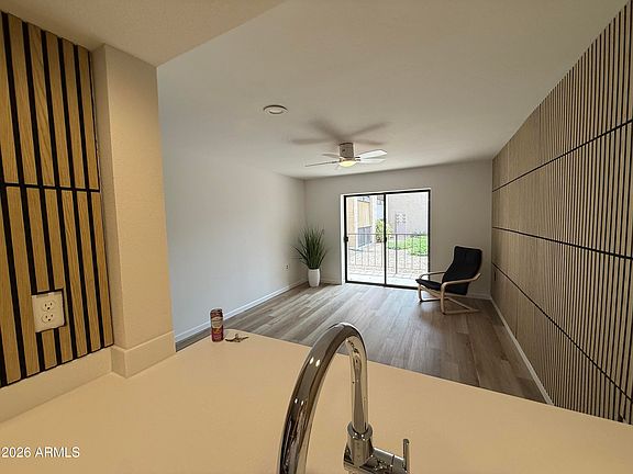 2nd image of 3033 E DEVONSHIRE Avenue #1001