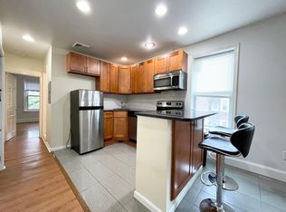 211 S 45th St #3A, Philadelphia, PA