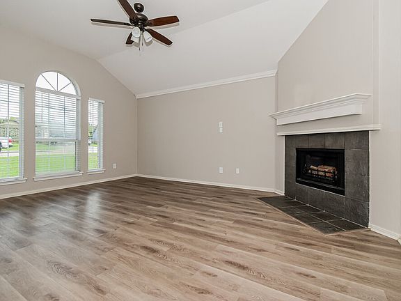 5th image of 204 Harvard Dr