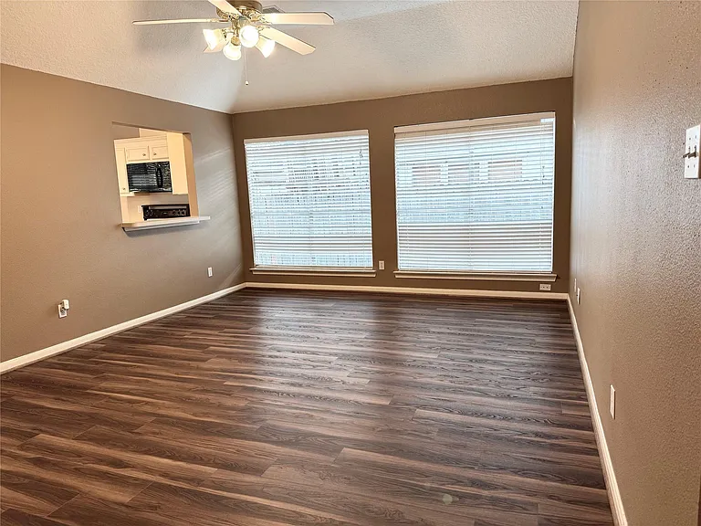 4006 Hunnington Dr — Photo 20