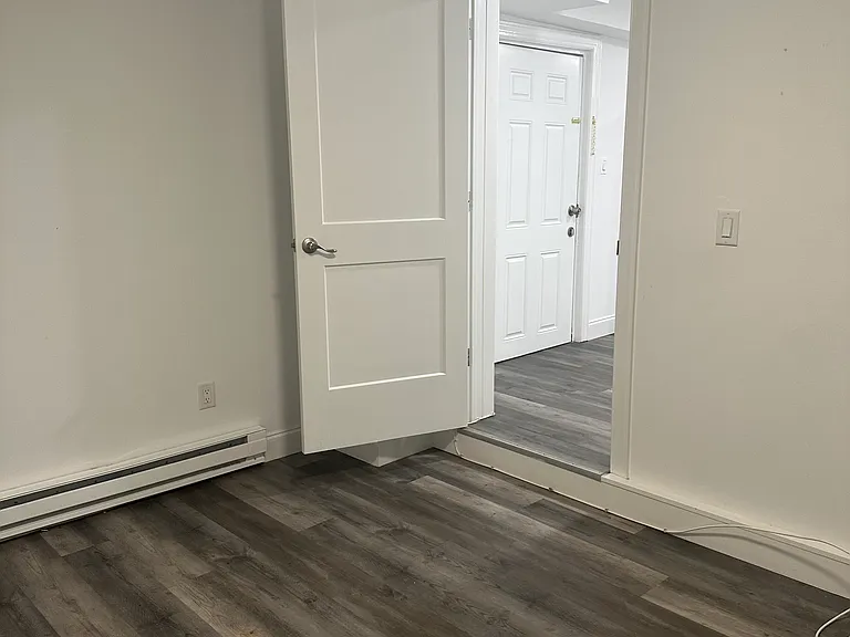 52 Lincoln Ave #1B — Photo 9