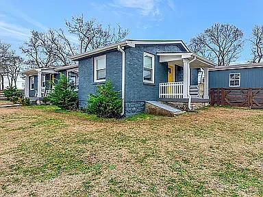 312 Rebecca St — Photo 2