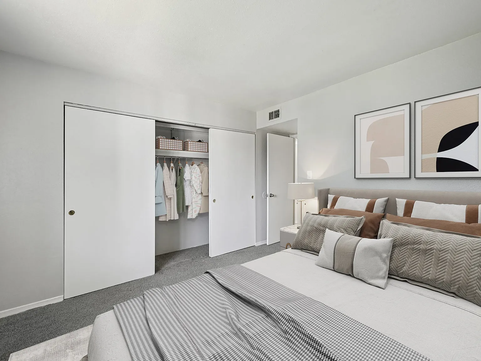 Sycamore Square Apartments — Photo 4