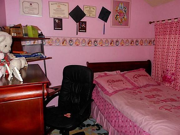 2nd image of 701 Parkford Ln