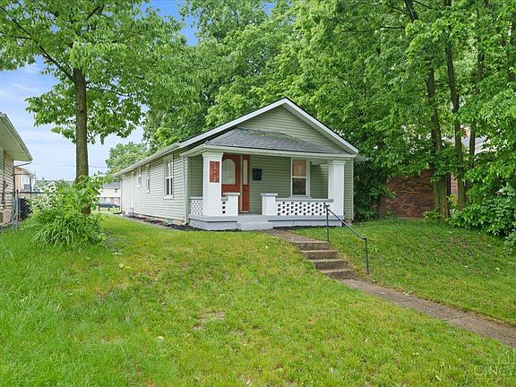 2nd image of 828 17th Ave