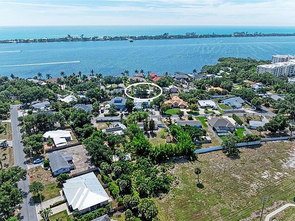 4th image of 347 Bayshore Dr