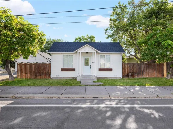 3124 Merriman Rd, Medford, OR 97501