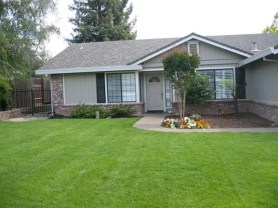 108 Burnt Creek Way photo 1