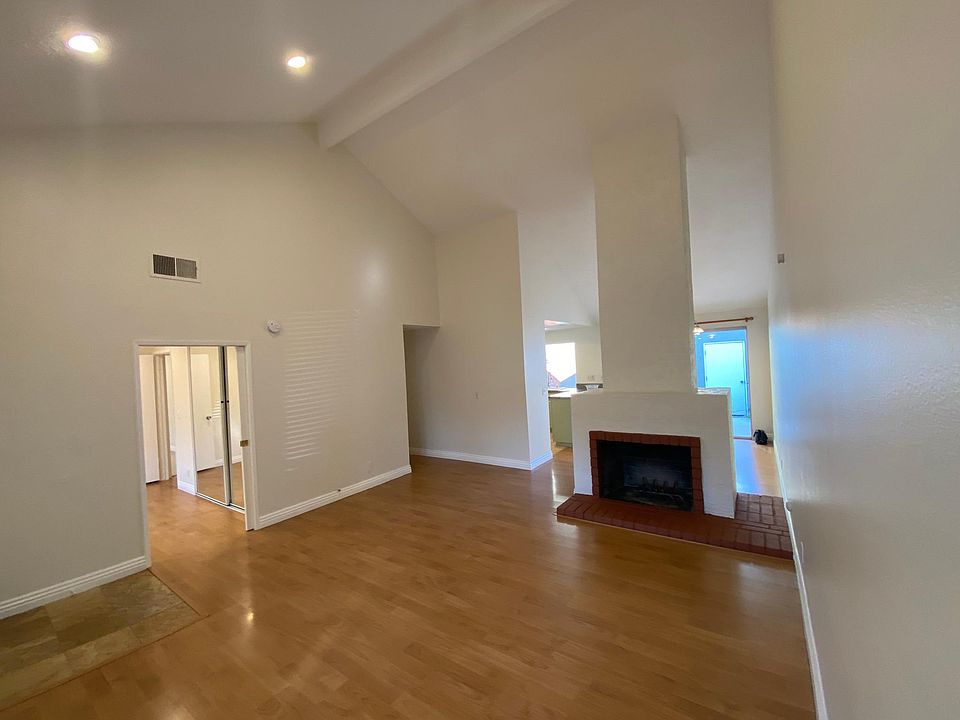1st image of 79 Heritage St