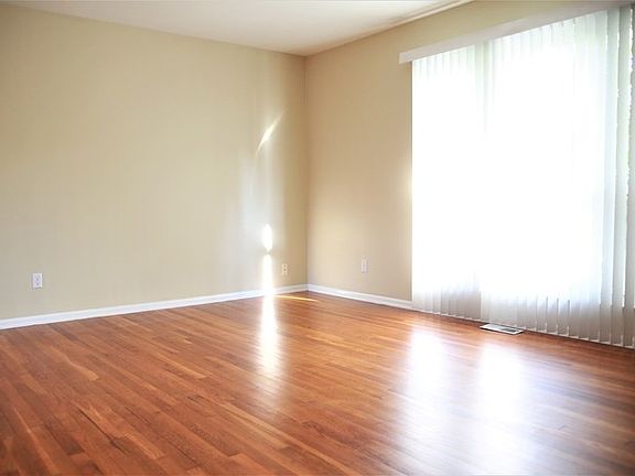 5th image of 5015 Teddy Dr